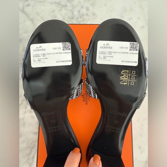 Hermes Oasis "Astrologie Bandana" Black and White Calfskin Veau Imprime Noir 38 - Picture 10 of 16